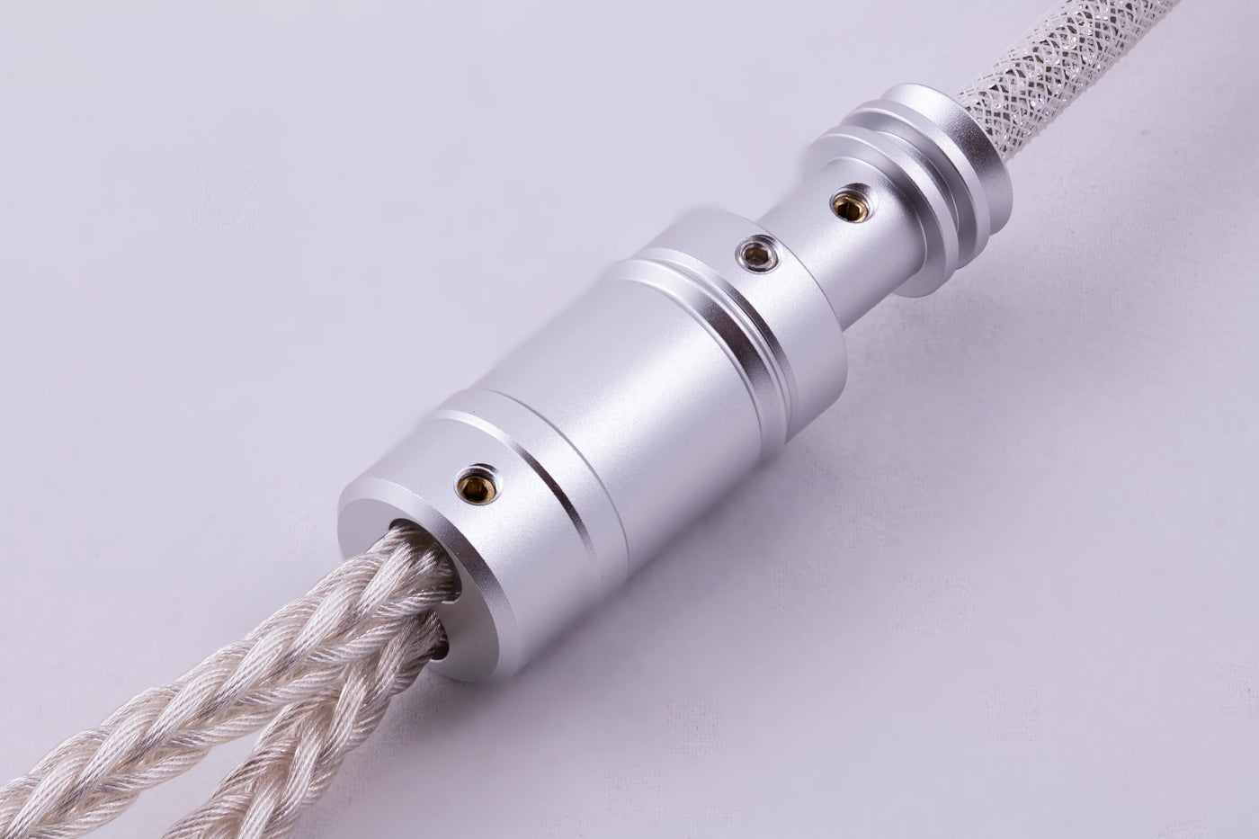 WinShop Split Dual 8K Gaming Cable – SpeedyDrone Canada